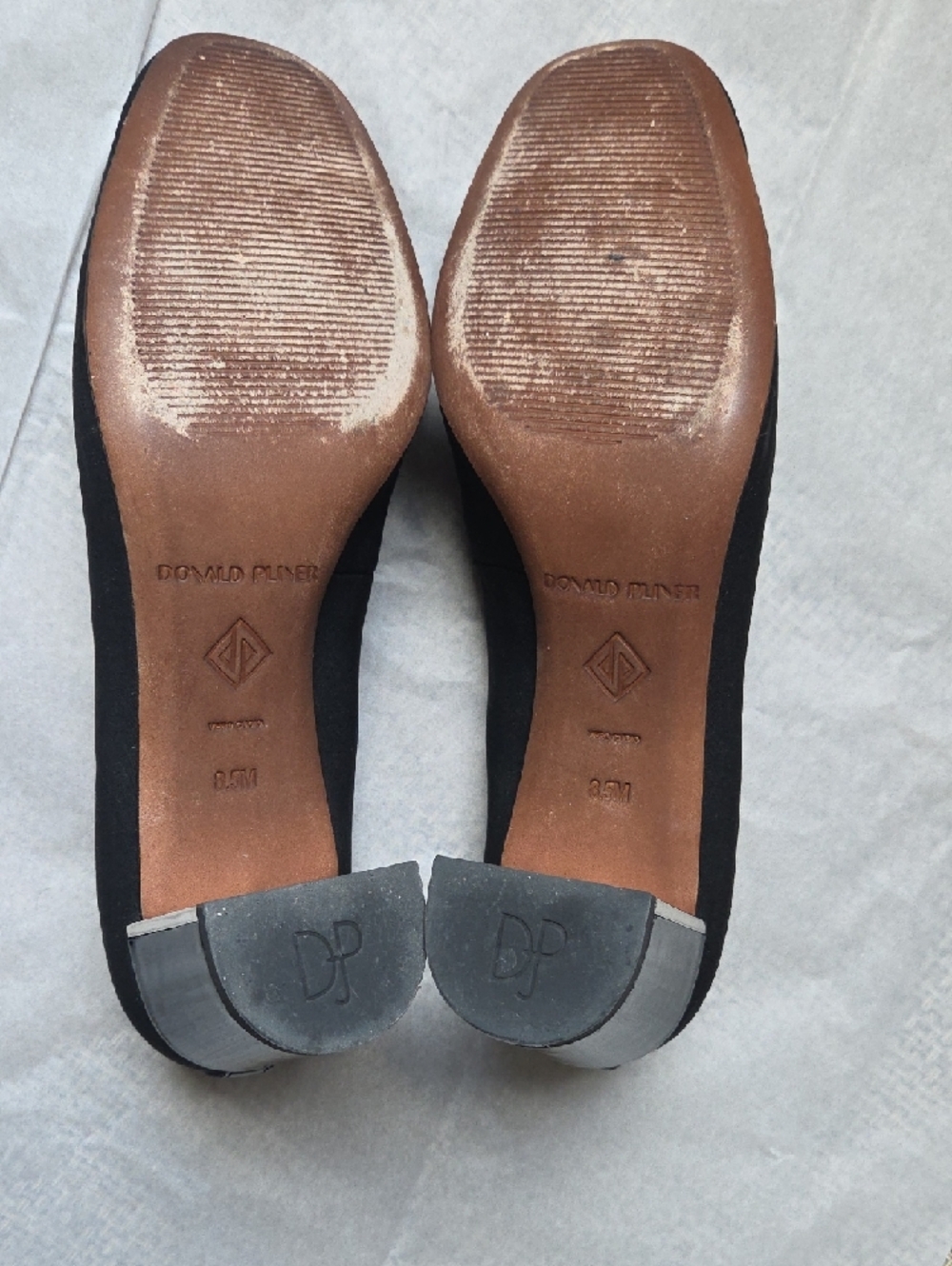 Donald Pliner Corin Mid Heel Pumps - Picture 8 of 8